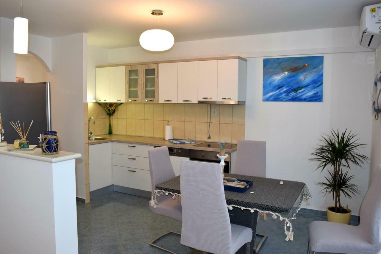 Newly Renovated Apartment "Marin" In The Center! Оміш Екстер'єр фото