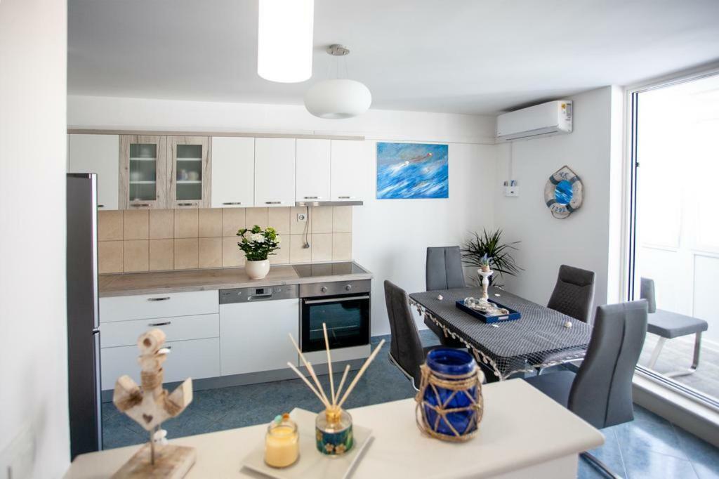 Newly Renovated Apartment "Marin" In The Center! Оміш Екстер'єр фото