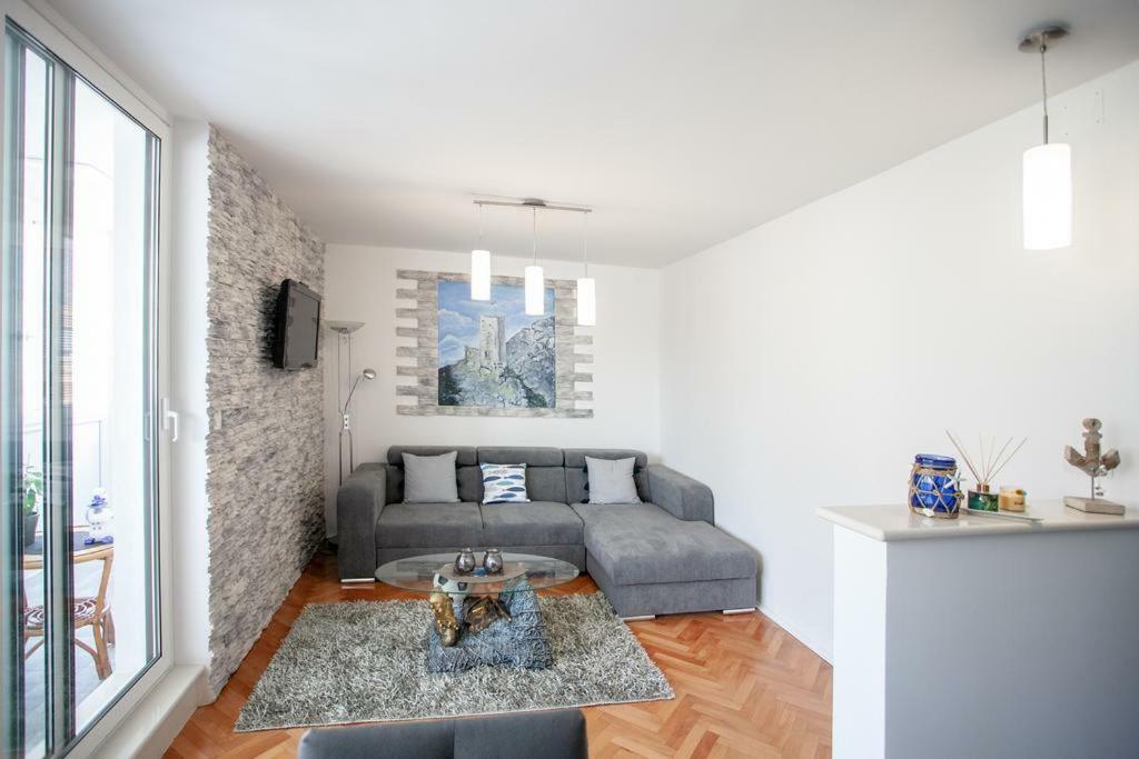 Newly Renovated Apartment "Marin" In The Center! Оміш Екстер'єр фото